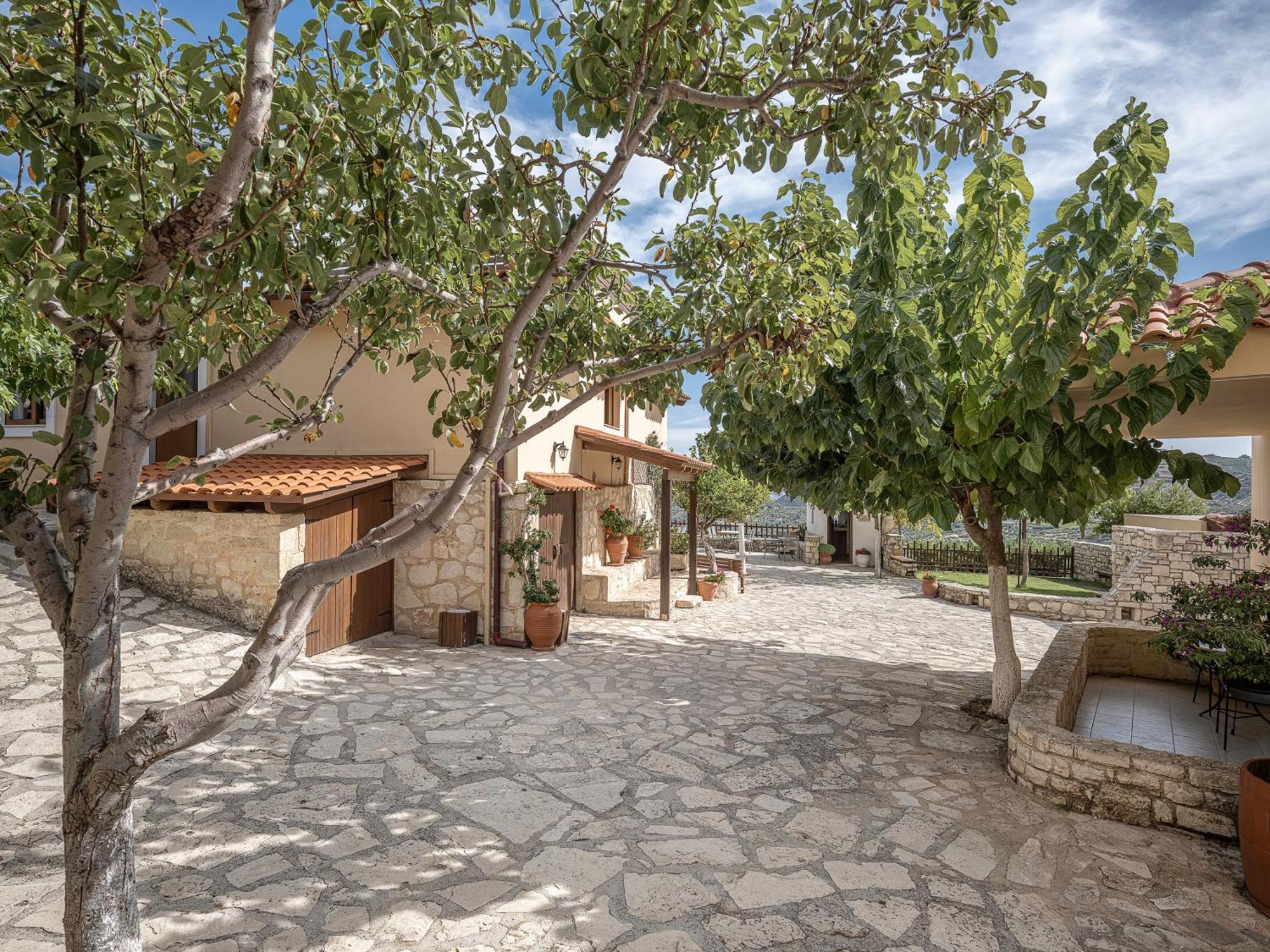 Earino Kato Asites Exterior foto