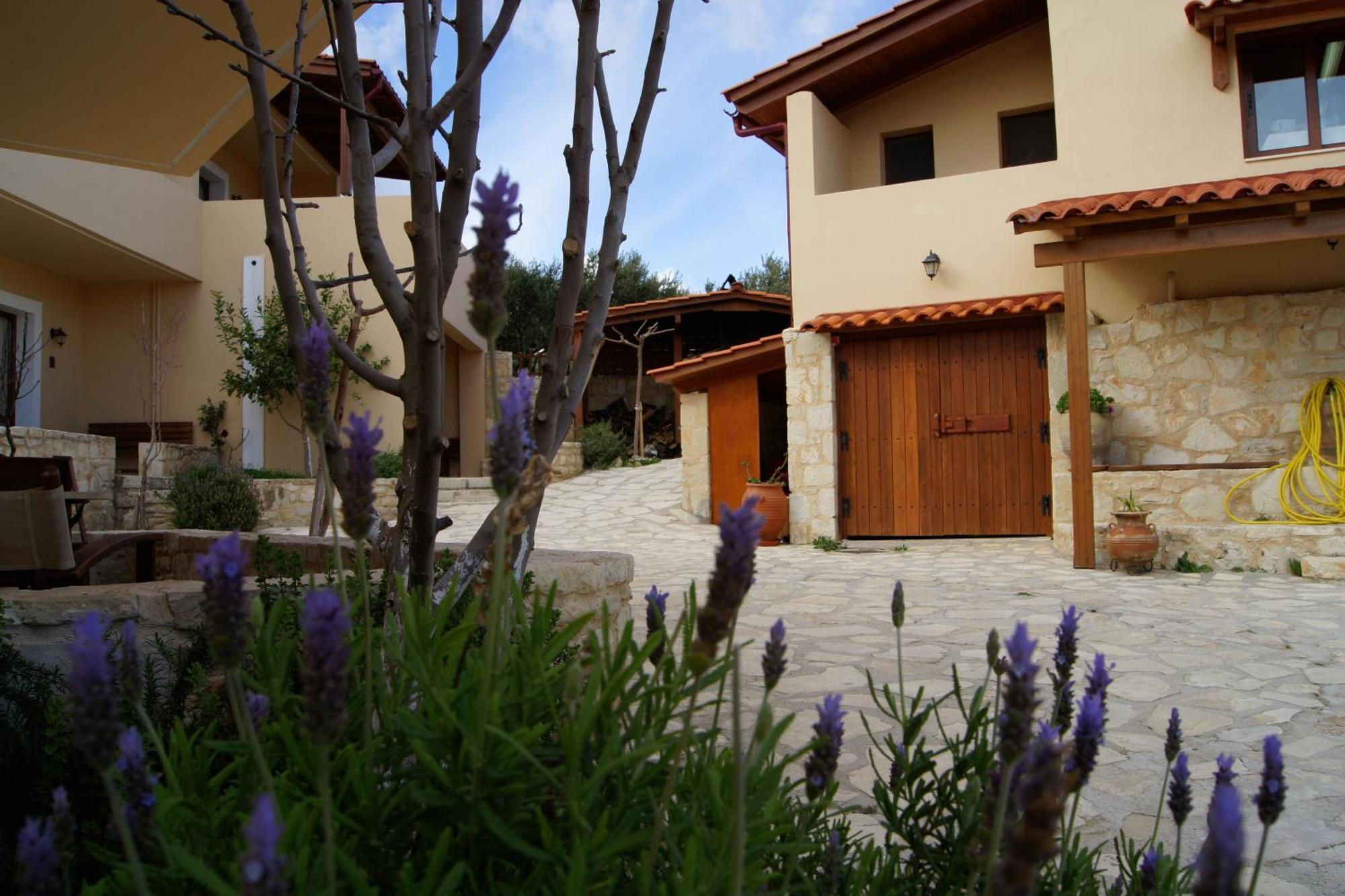 Earino Kato Asites Exterior foto